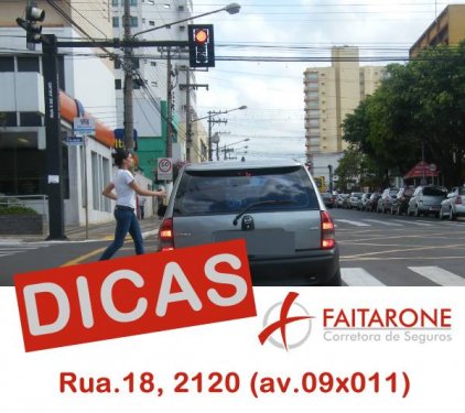 Segurar a embreagem numa subida faz com que não pressione o disco de embragem contra o volante do motor